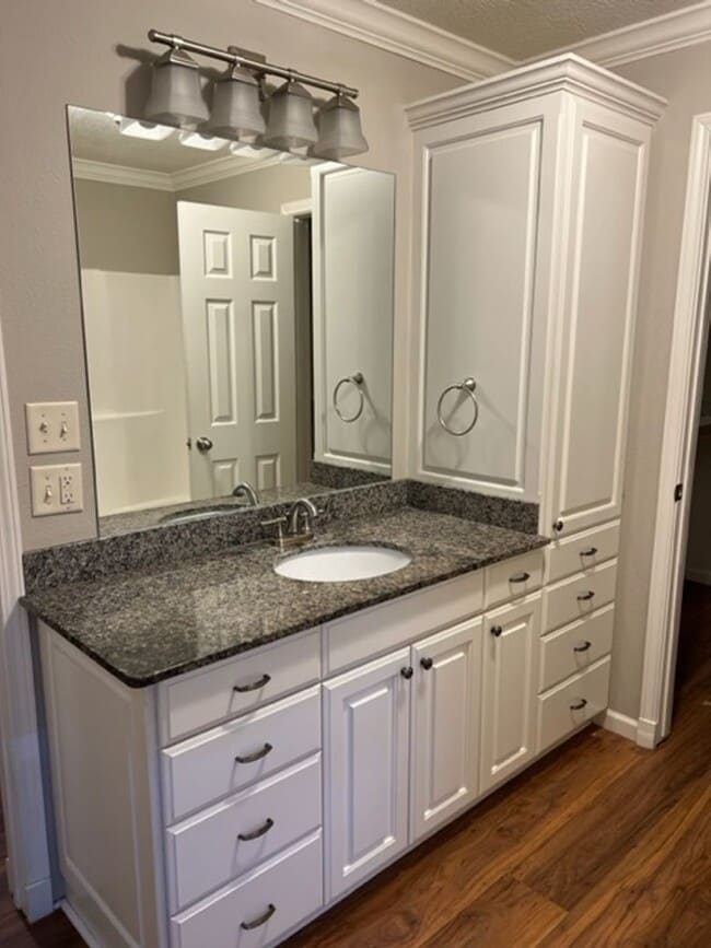 Building Photo - 1901-1902 Ethel St