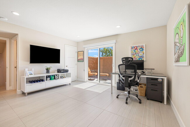 Building Photo - 49069 Mariposa Dr