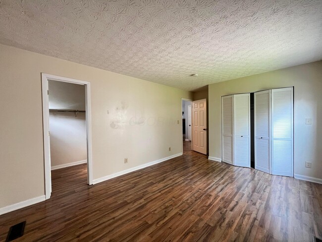 Building Photo - 2470 Dunsworth Dr