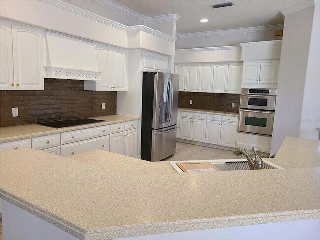 Building Photo - 9996 Cherry Hills Ave Cir