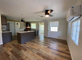 Building Photo - 3826 Rilma Ave