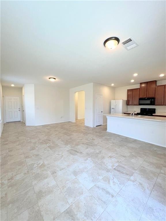 Building Photo - 901 Solitude Dr