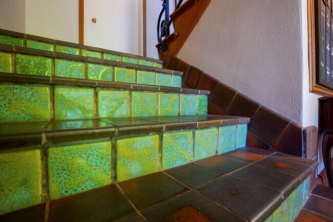 Building Photo - The Leonard Apartments