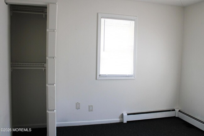 Building Photo - 58 W Greystone Rd