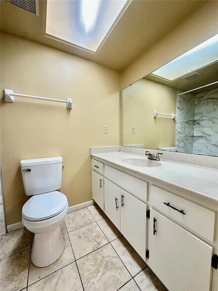Building Photo - 630 Pavare Ct