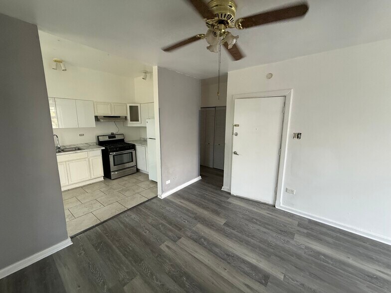 Dining Space - 901 W 19th St
