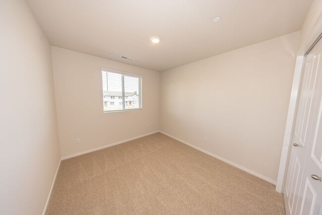 Building Photo - Brand New! - 3 Bedroom Townhome in Brush Prairie