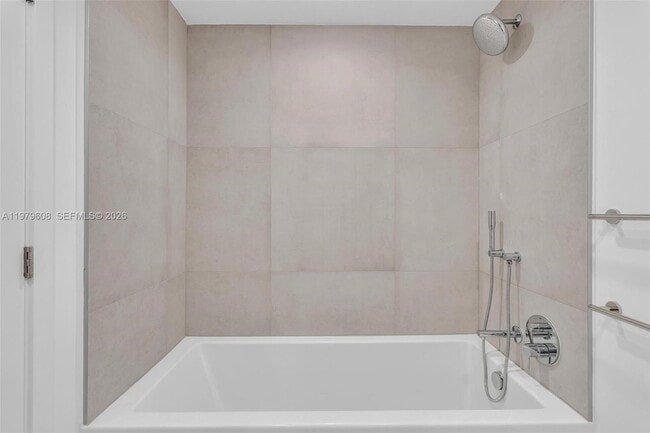 Building Photo - 9201 E Bay Harbor Dr