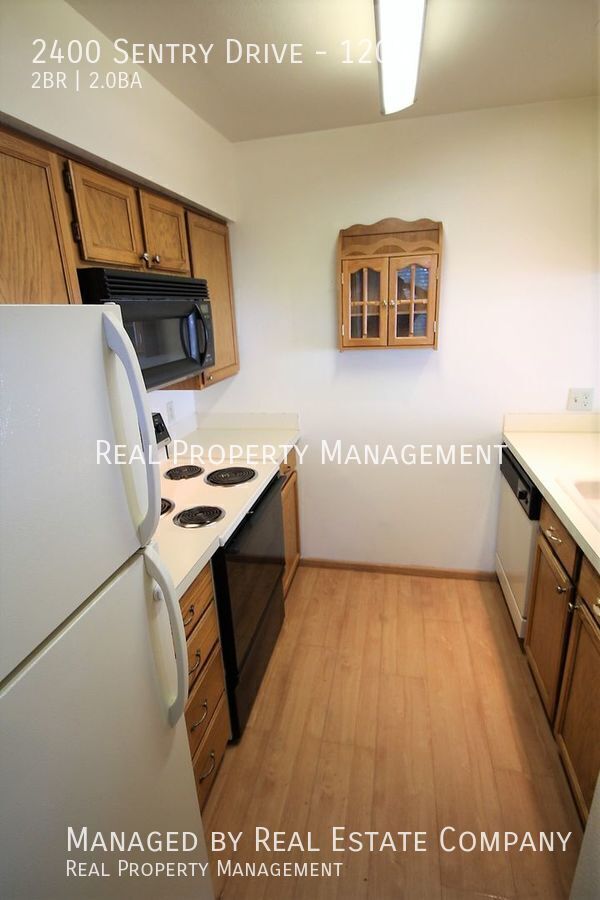 Building Photo - 2400 Sentry Dr