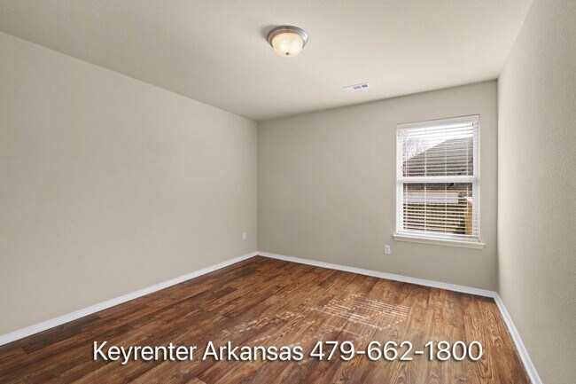 Building Photo - Move-In Ready 4 Bedroom with Gorgeous Natural Light & Spacious Yard in Centerton