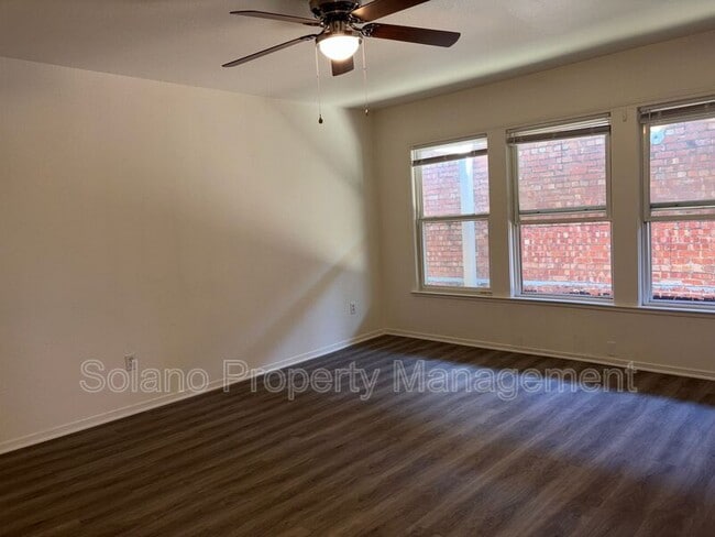 Building Photo - 702 Jackson St