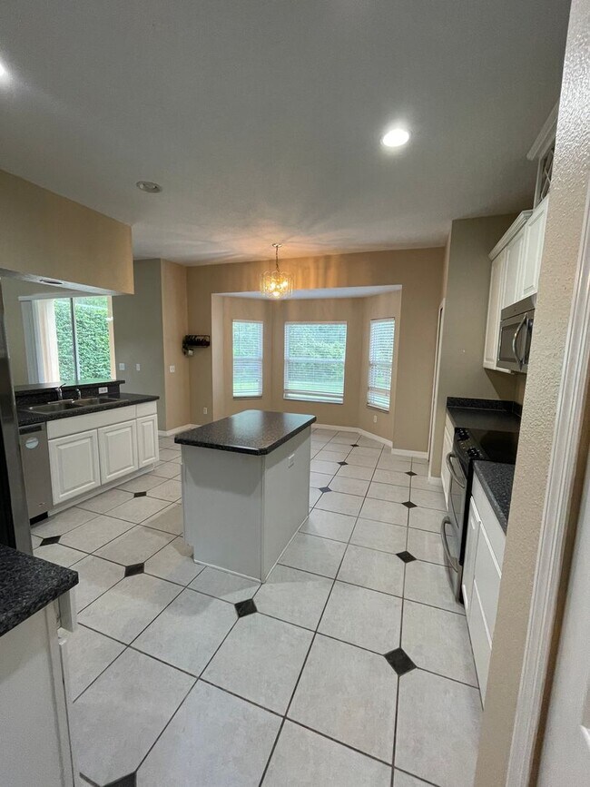 Building Photo - Home For Rent in Gated Stonebrook Neighbor...