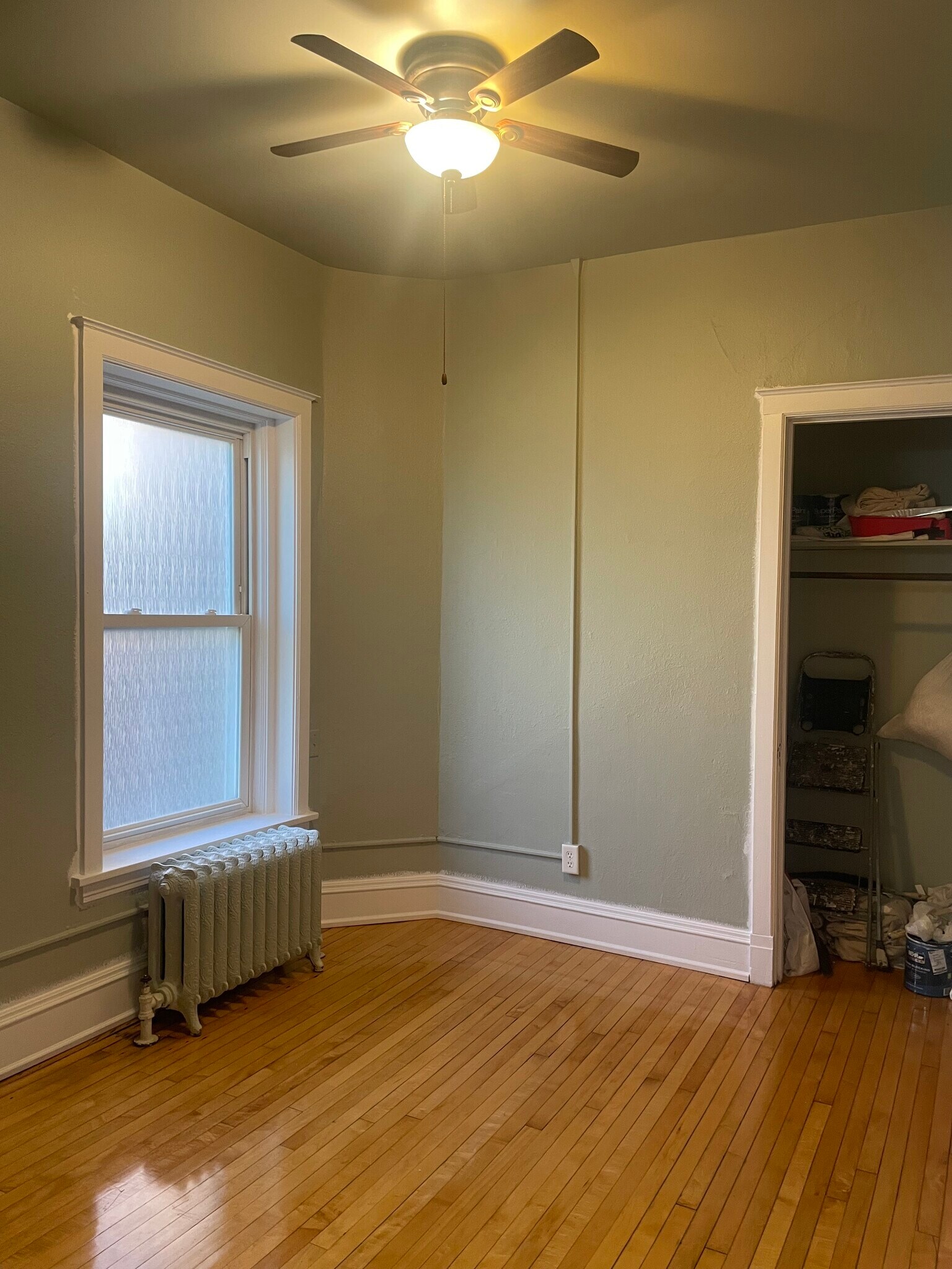 Bedroom - 317 N 4th Ave W