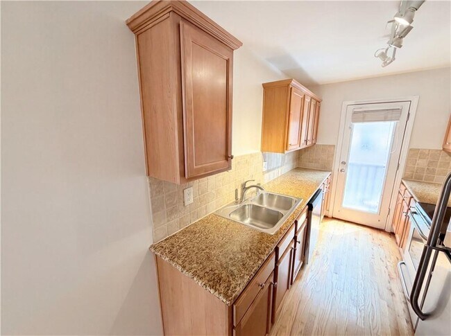 Building Photo - 48 Peachtree Ave NE