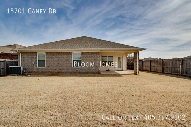 Building Photo - 15701 Caney Dr