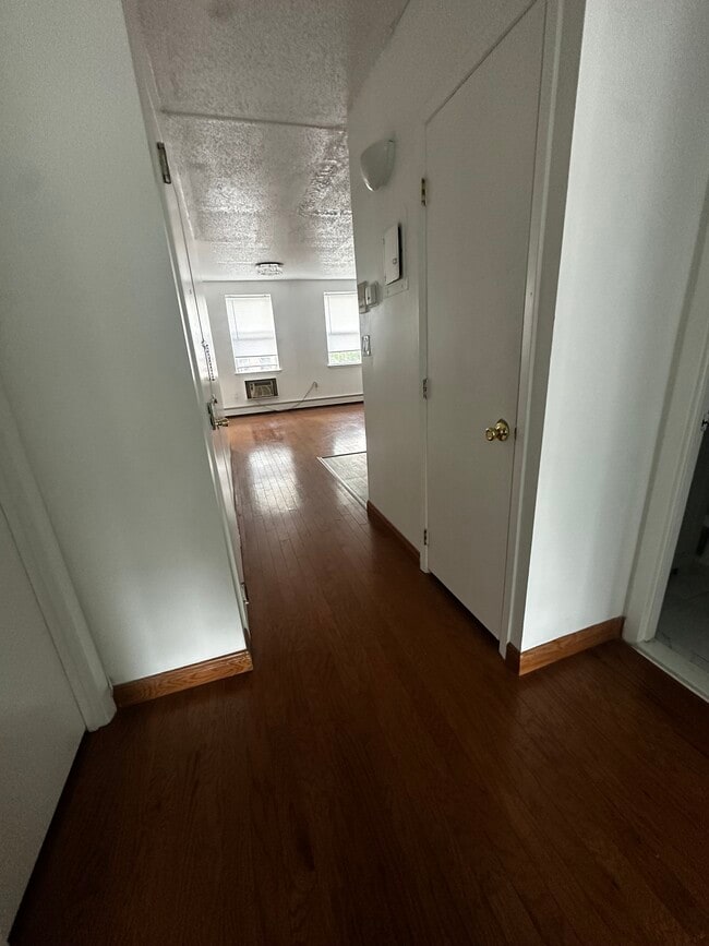 Building Photo - 8 E 118th St