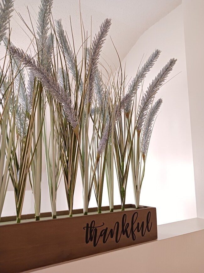 Building Photo - 15404 E 2nd St S