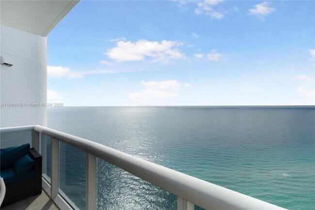 Building Photo - 18101 Collins Ave