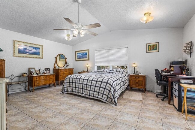 Building Photo - 17877 C R 378