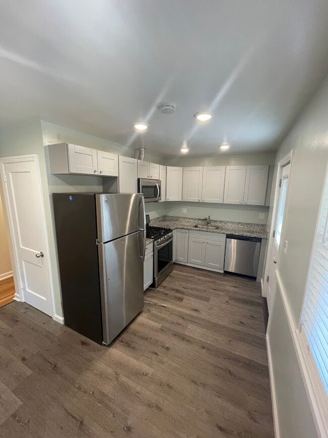 Building Photo - Newly Renovated 3 Bedroom in Silver Spring