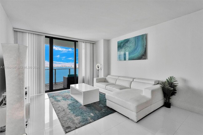 Building Photo - 460 NE 28th St