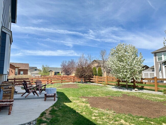 Building Photo - Elegant & Spacious 4BD Home with 3-Car Gar...