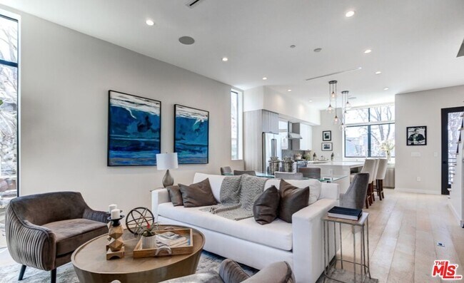 Building Photo - 4429 Tujunga Ave