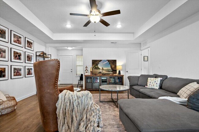 Building Photo - 12107 W Terrazzo Dr