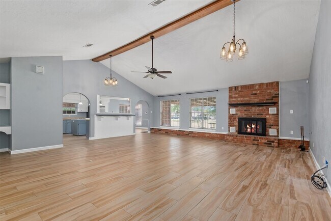 Building Photo - 24338 Redbud Ave