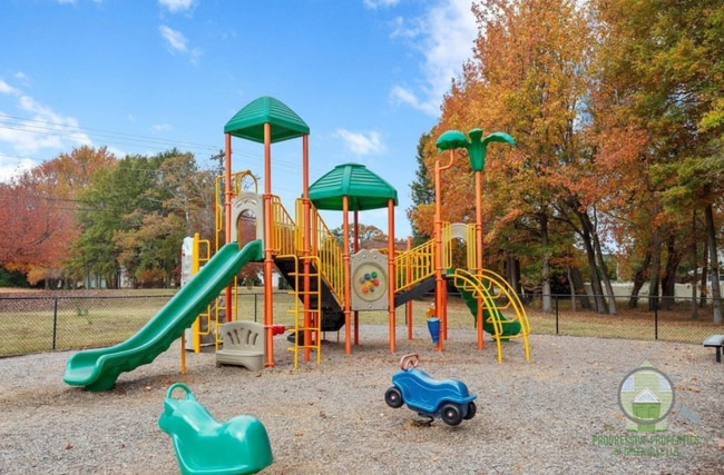 Building Photo - 106 Thurber Way