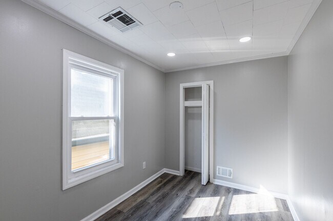 Building Photo - 203 Patterson St