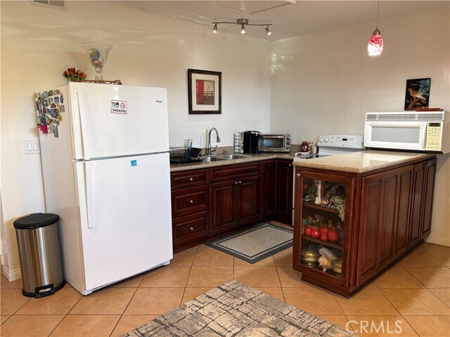 Building Photo - 27661 Eastvale Rd