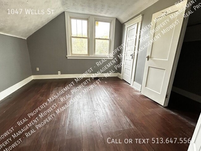 Building Photo - 1047 Wells St