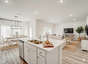 Building Photo - 139 S Maroon Ave