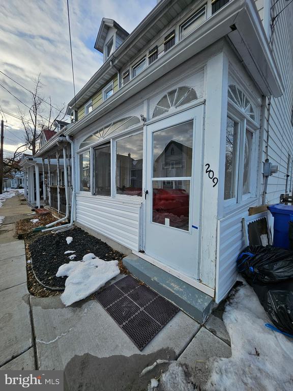 Building Photo - 209 Mill St