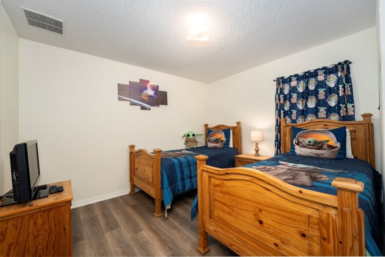 Building Photo - 447 High Point Dr