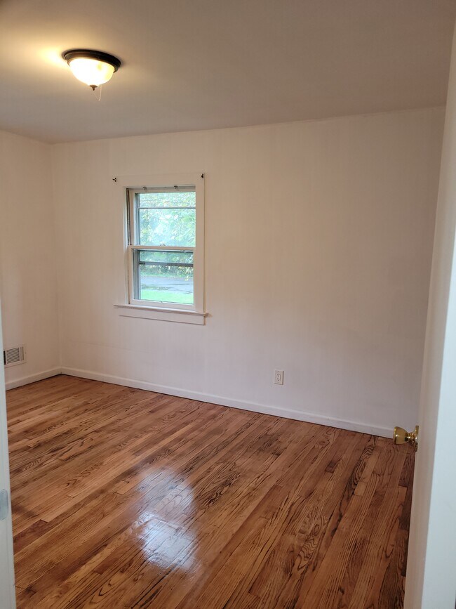 1st Level BDRM - 3832 Church Rd