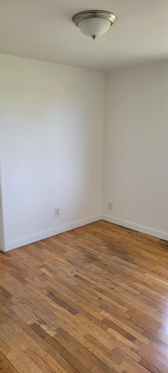 Building Photo - 6207 Wildaire Rd SW