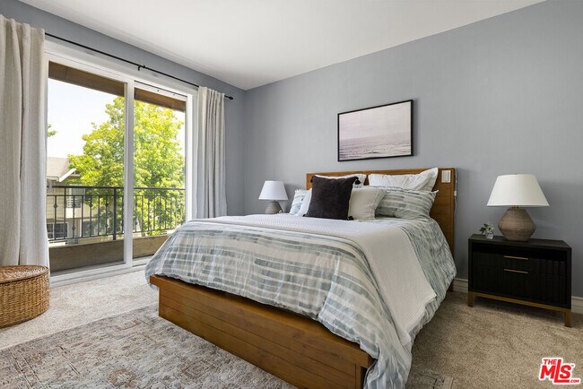 Building Photo - 11428 National Blvd