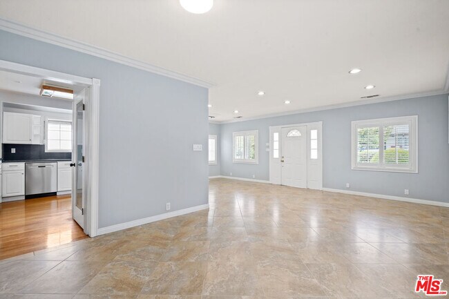 Building Photo - 6122 Strickland Ave