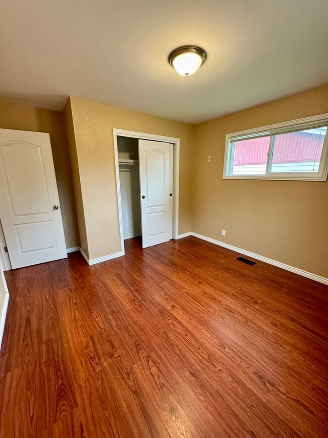 Building Photo - Adorable Rancher in Security-Widefield