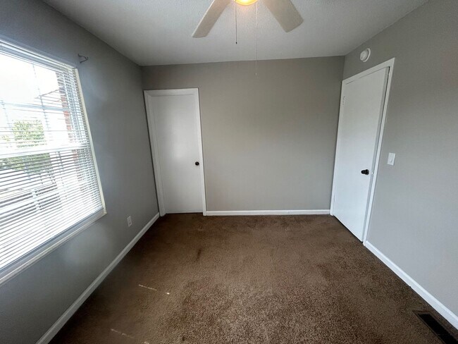 Building Photo - 940-403 Glenn Street, West Columbia SC 29169