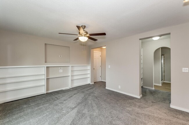 Building Photo - Beautiful Home in Kingman Available For Rent or Rent to Own located on Nearly 1 Acre!