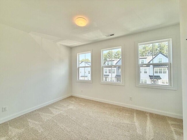Building Photo - 4821 Gossamer Ln
