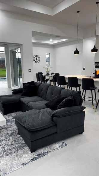 Building Photo - 230 W Pine Valley Ln