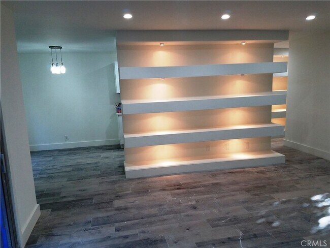 Building Photo - 811 6th St