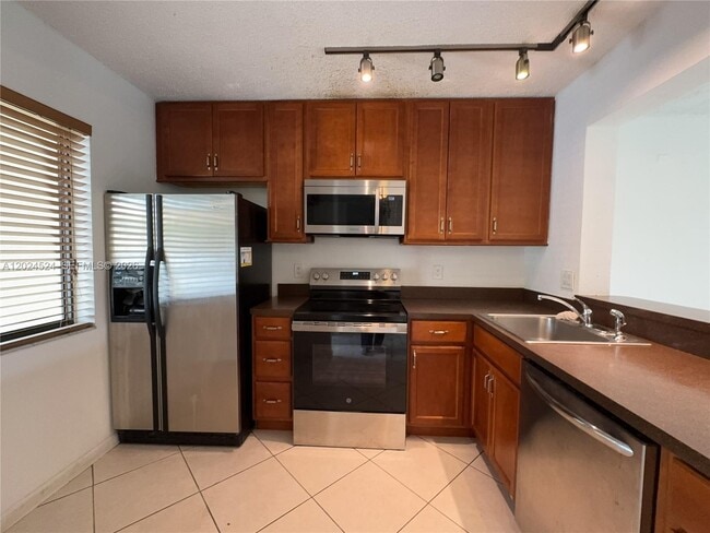 Building Photo - 6552 Arleigh Ct