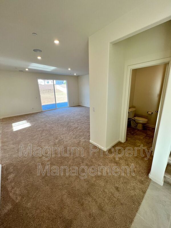 Building Photo - 31310 Reserve Dr