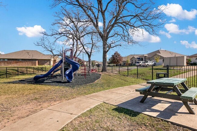 Building Photo - 507 Bluffview Dr.