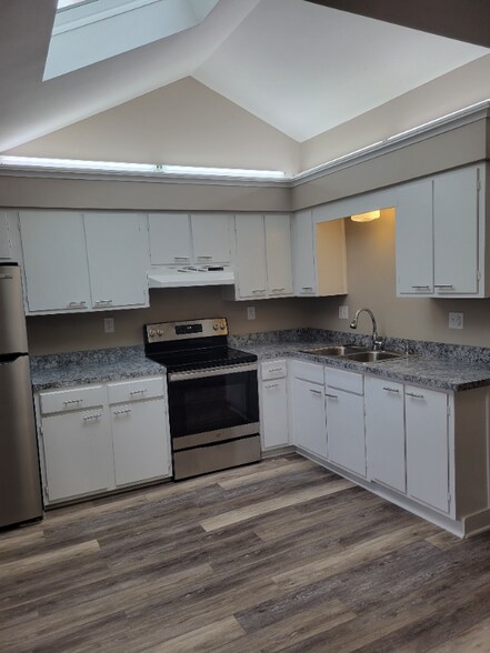 Building Photo - 129 Onondaga Ave